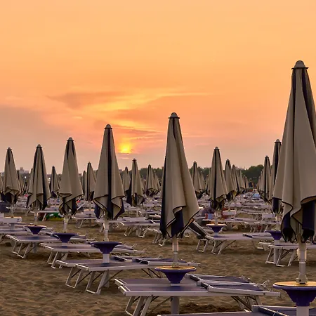 Cozy Seaside Flat In The Centre - Beahost Appartamento Bibione